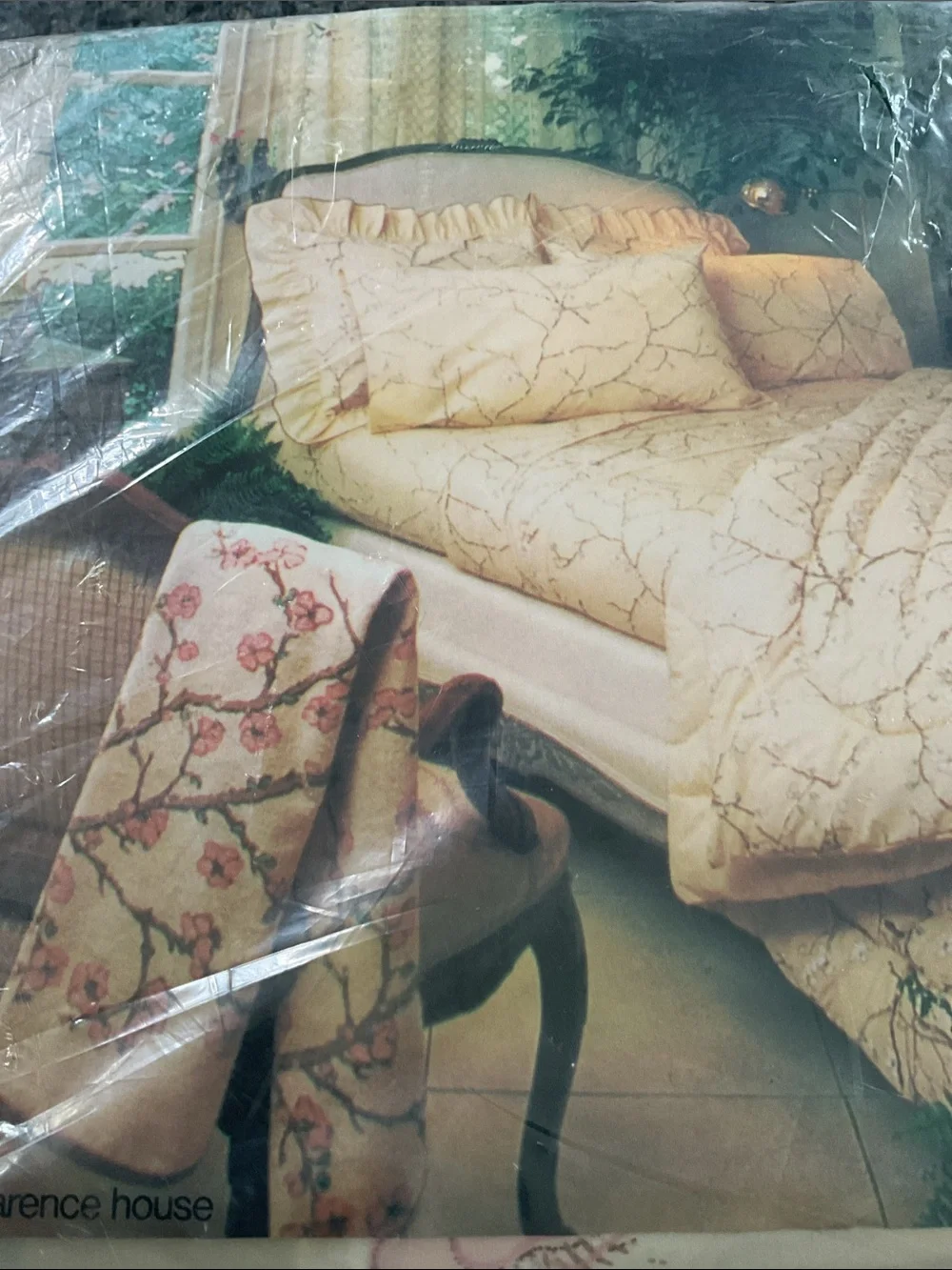 🌸 Cannon ‘Flowering Quince’ twin top flat sheet. Vintage early 1980’s